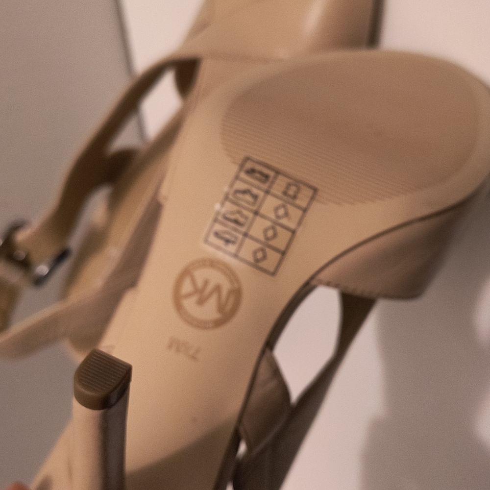 Michael Kors leather Tan  heels sandarls - Picture 7 of 12